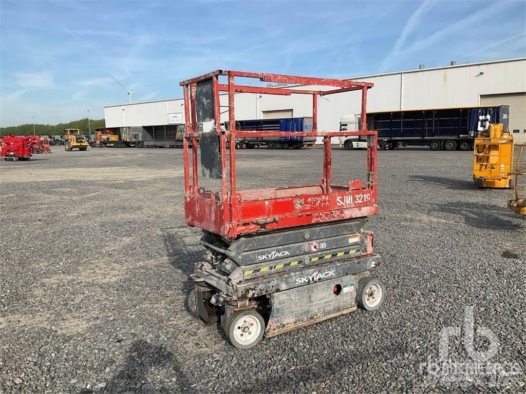 SkyJack SJ3219 가위형 리프트