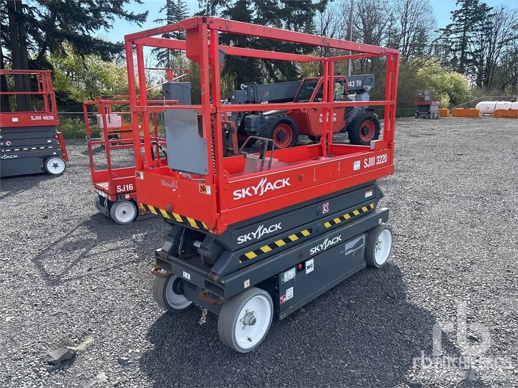 SkyJack SJ3220 가위형 리프트