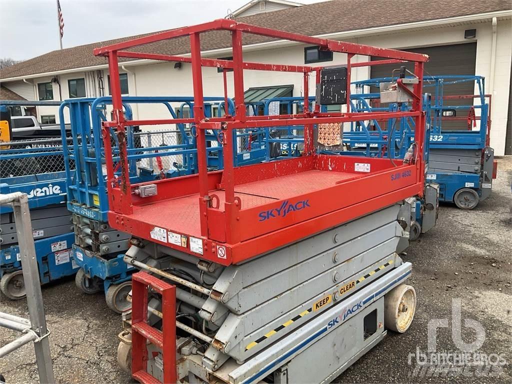 SkyJack SJ4632 가위형 리프트