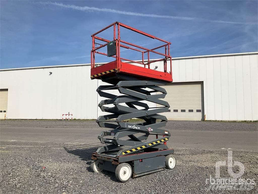 SkyJack SJ4632 가위형 리프트