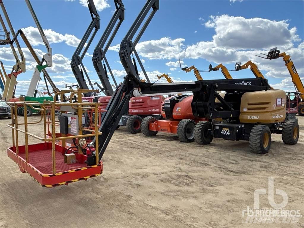 SkyJack SJ63AJ 관절형 전동이동 리프트
