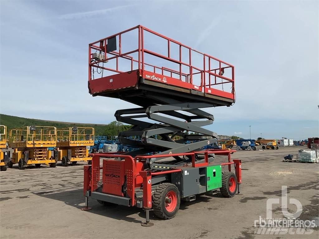 SkyJack SJ9241 가위형 리프트