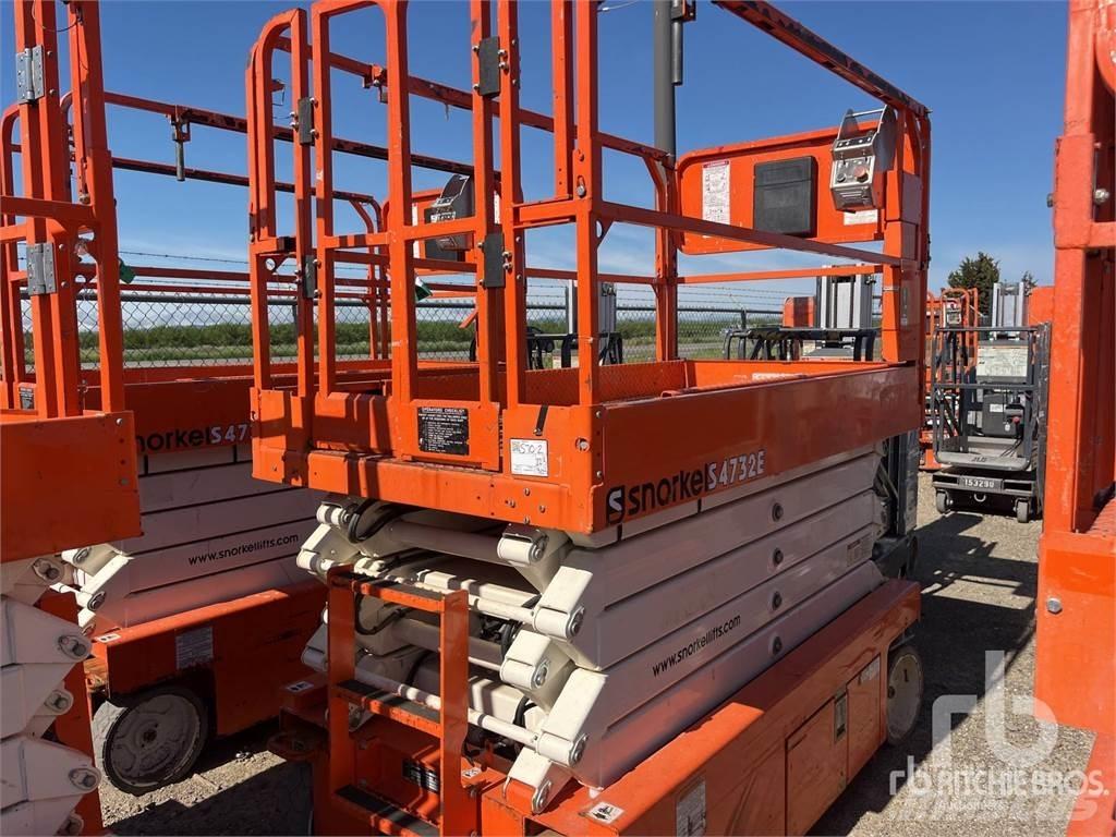 Snorkel S4732E 가위형 리프트