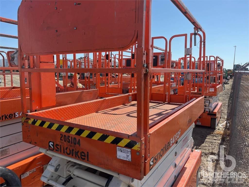 Snorkel S4732E 가위형 리프트