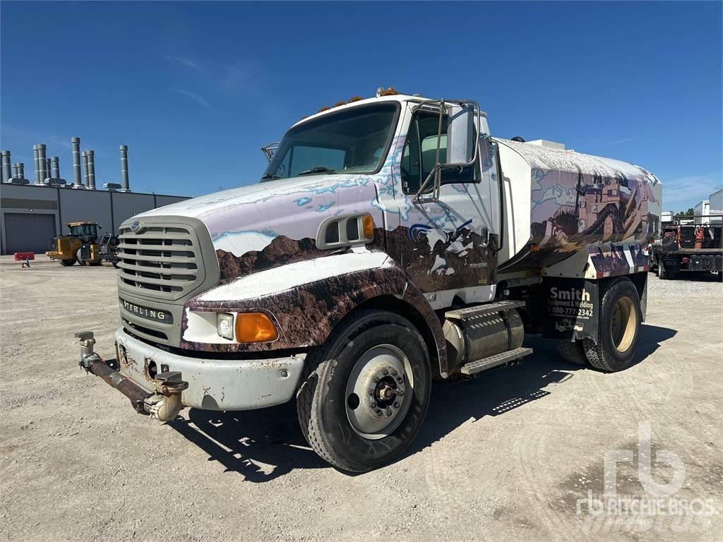 Sterling L8500 급수차