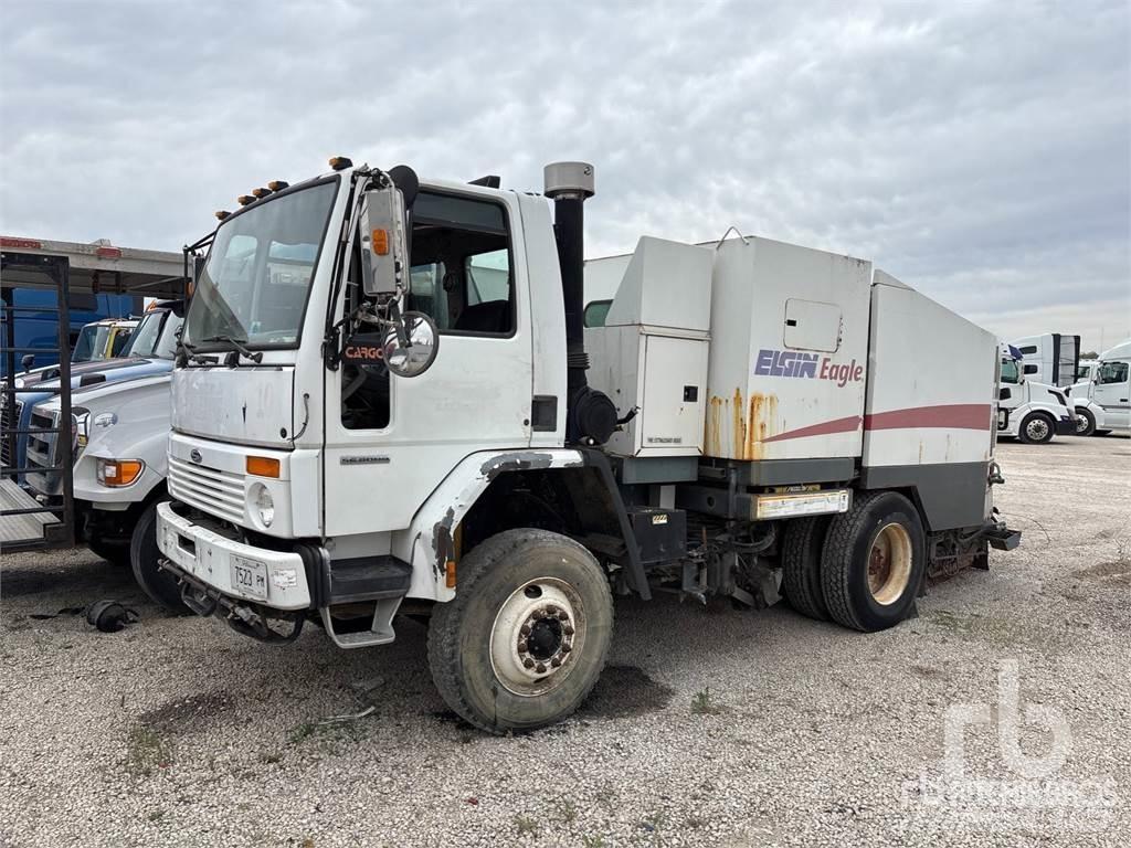 Sterling SC8000 청소 트럭