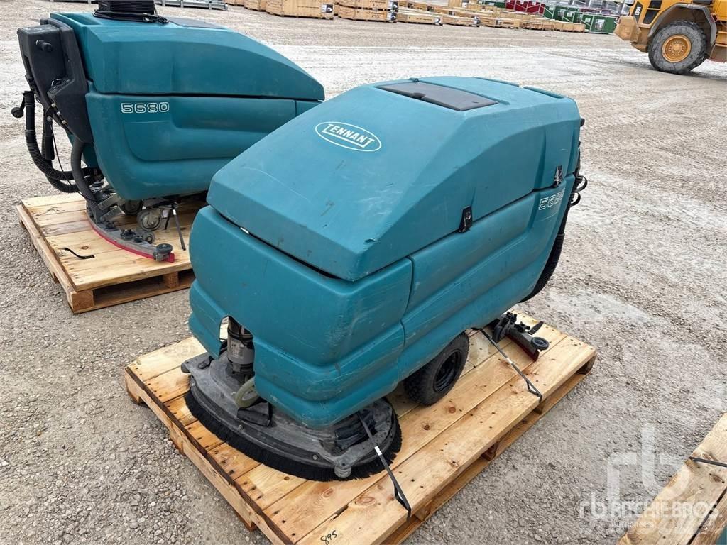Tennant 5680 도로 청소차