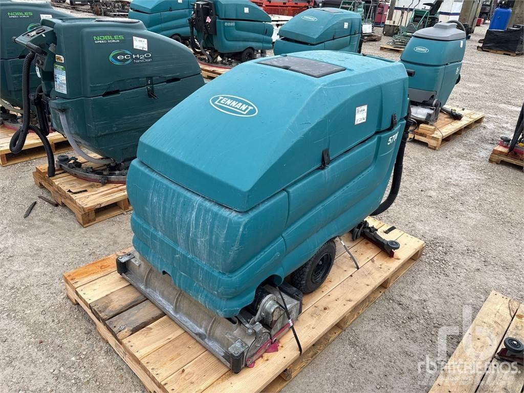 Tennant 5700 도로 청소차