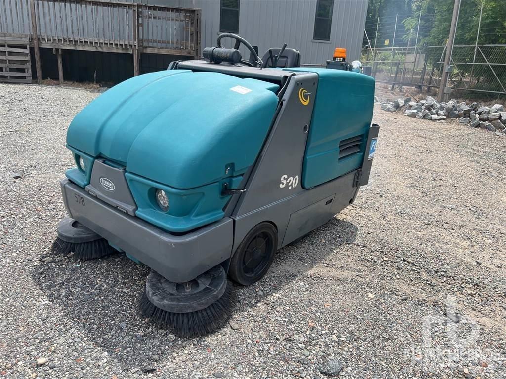 Tennant S20 도로 청소차