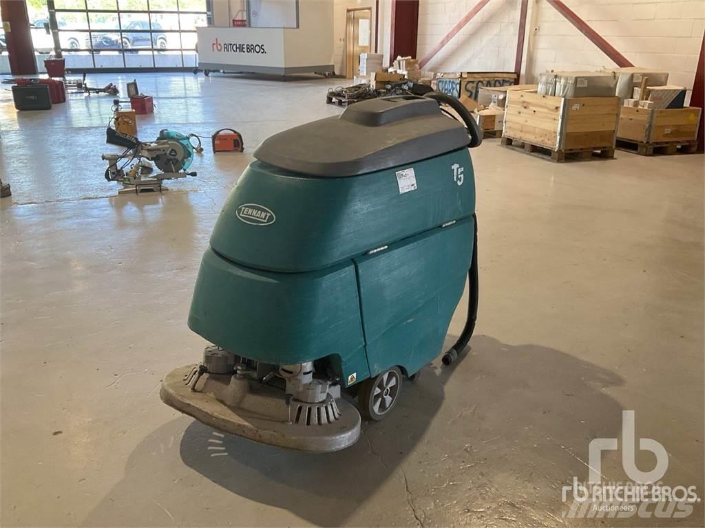 Tennant T5 도로 청소차