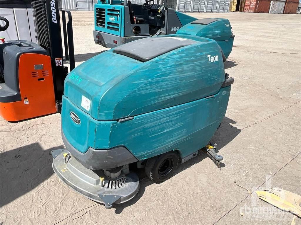 Tennant T600 도로 청소차
