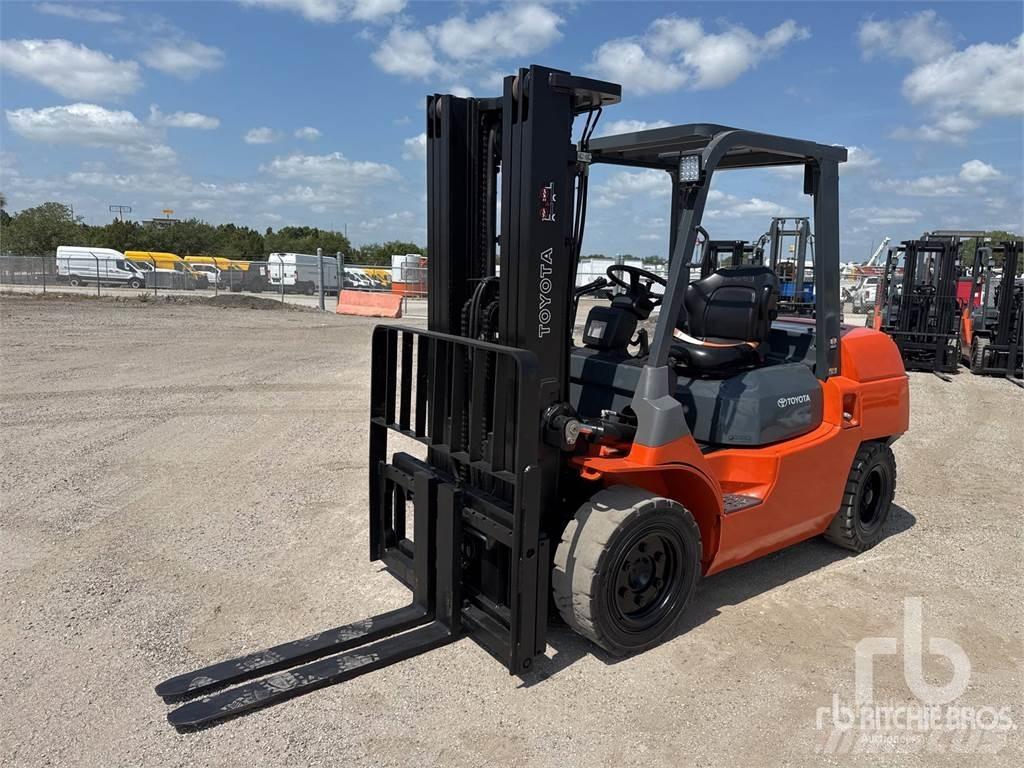 Toyota 7FDU35 디젤 지게차