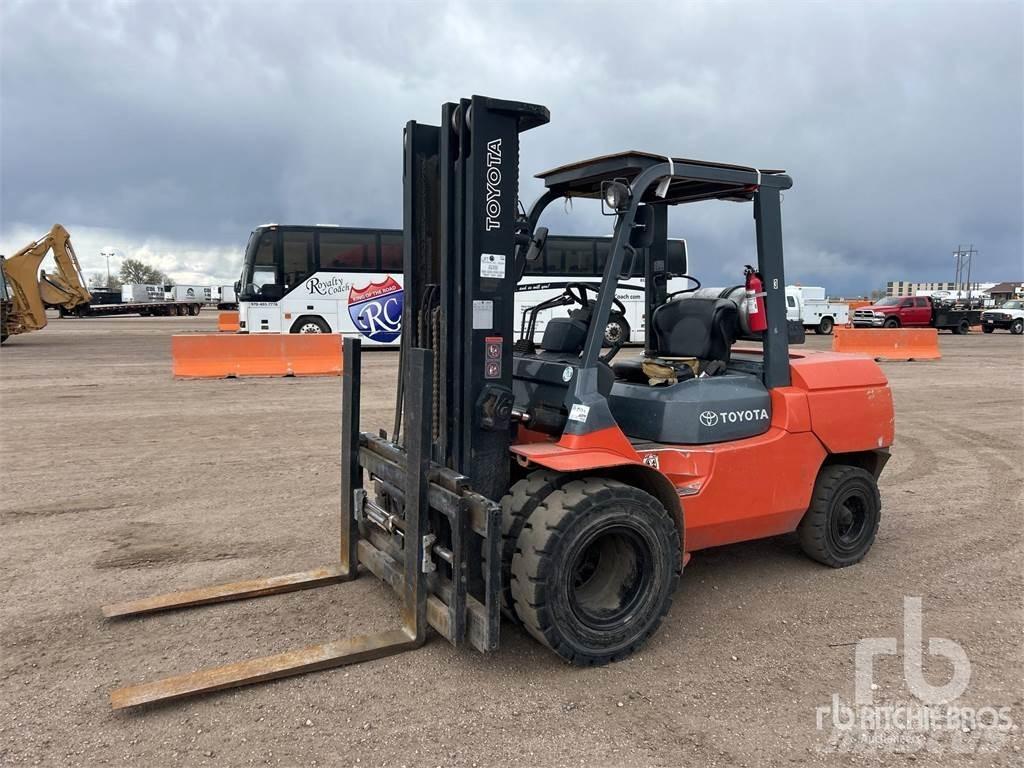 Toyota 7FGAU50 디젤 지게차