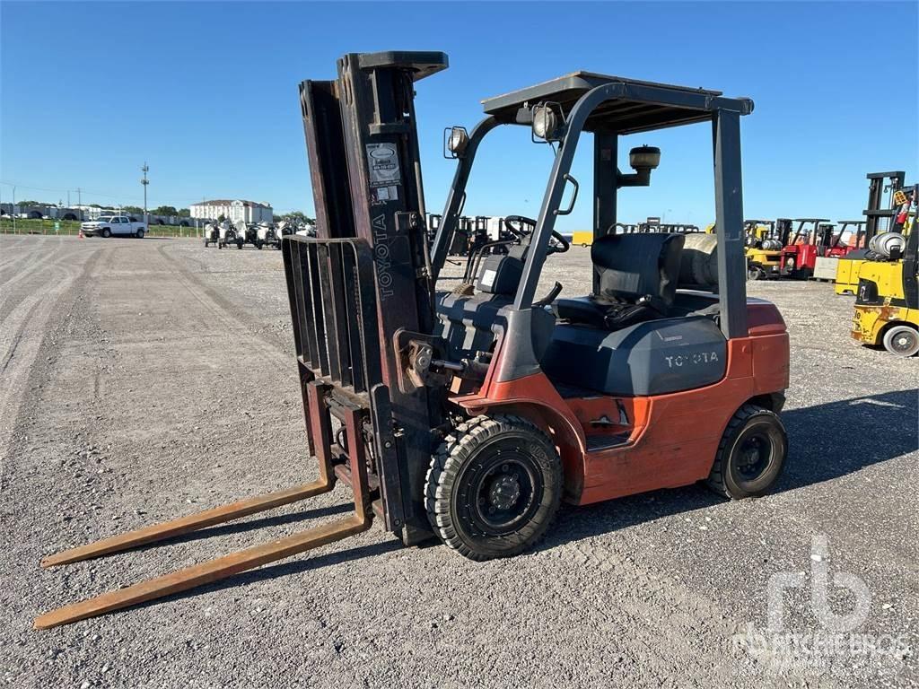 Toyota 7FGU25 디젤 지게차