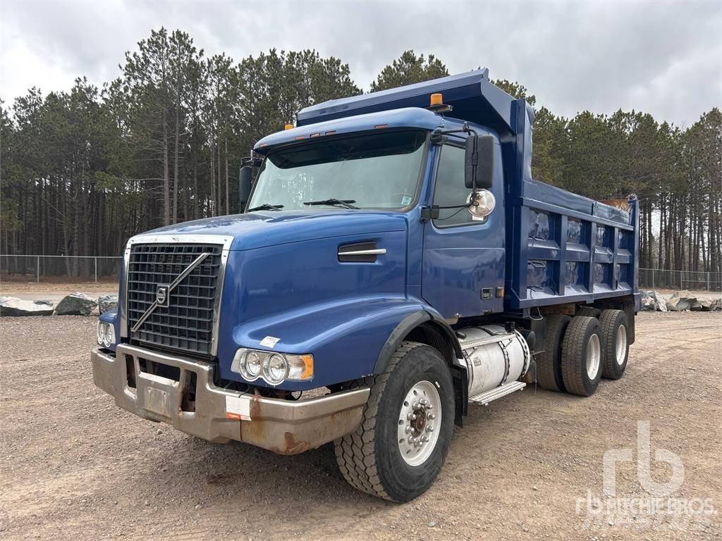 Volvo VND 덤프 트럭