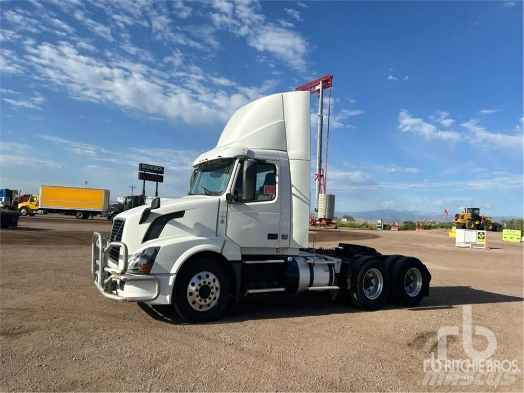 Volvo VNL300 트랙터 유닛