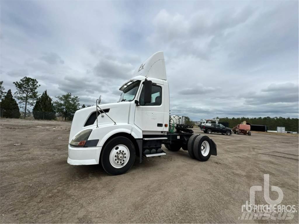 Volvo VNL300 트랙터 유닛