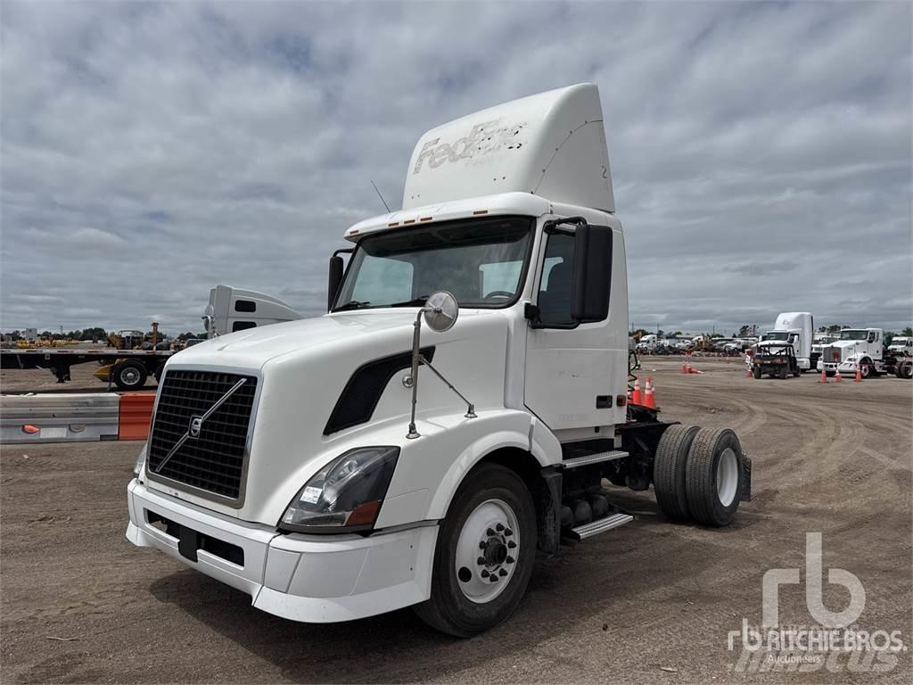 Volvo VNL300 트랙터 유닛