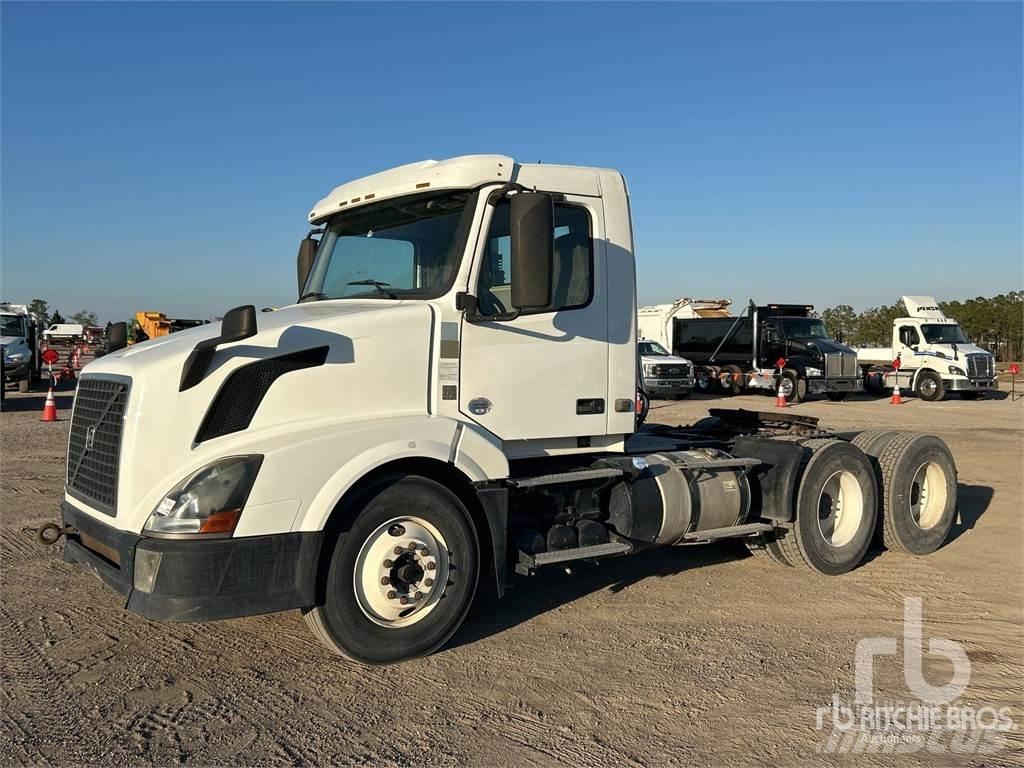 Volvo VNL300 트랙터 유닛