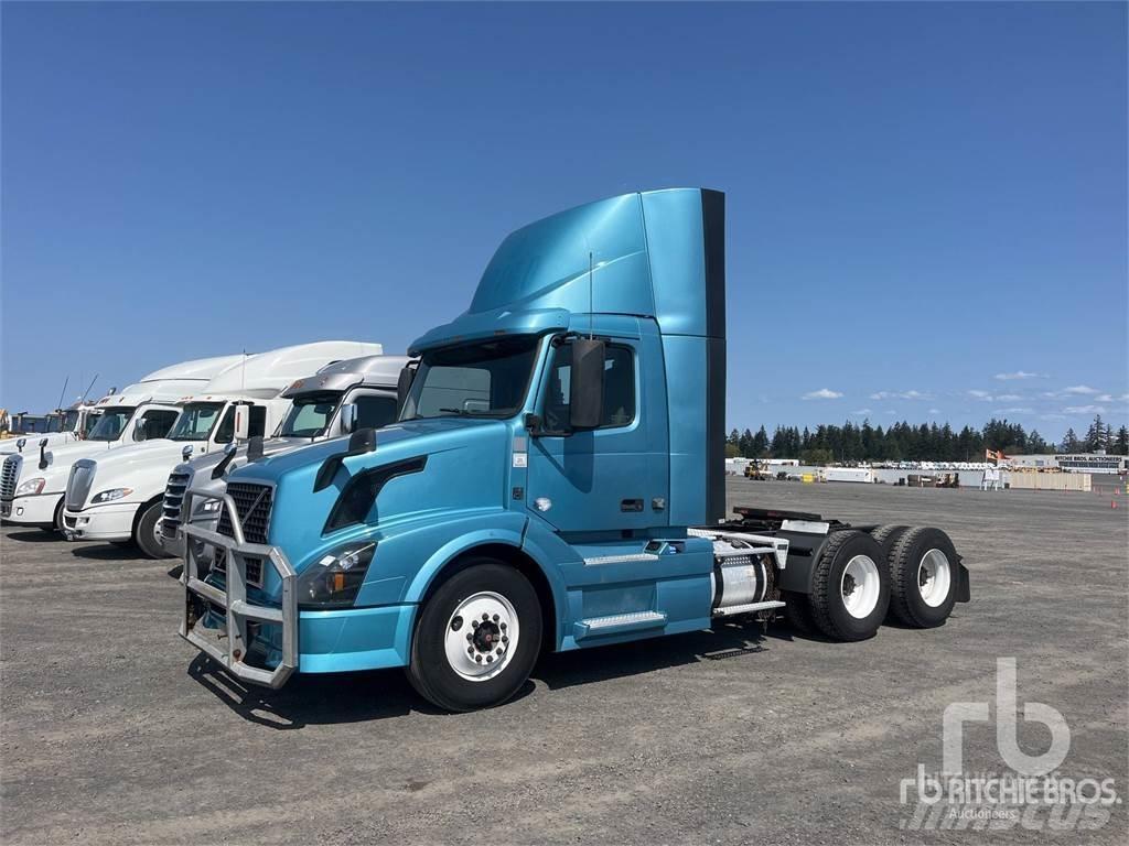 Volvo VNL300 트랙터 유닛