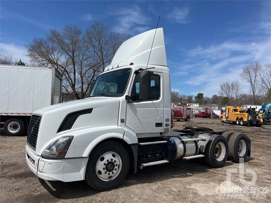 Volvo VNL300 트랙터 유닛