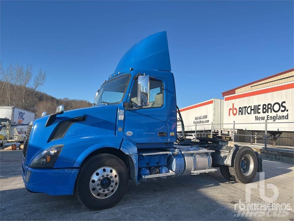 Volvo VNL300 트랙터 유닛