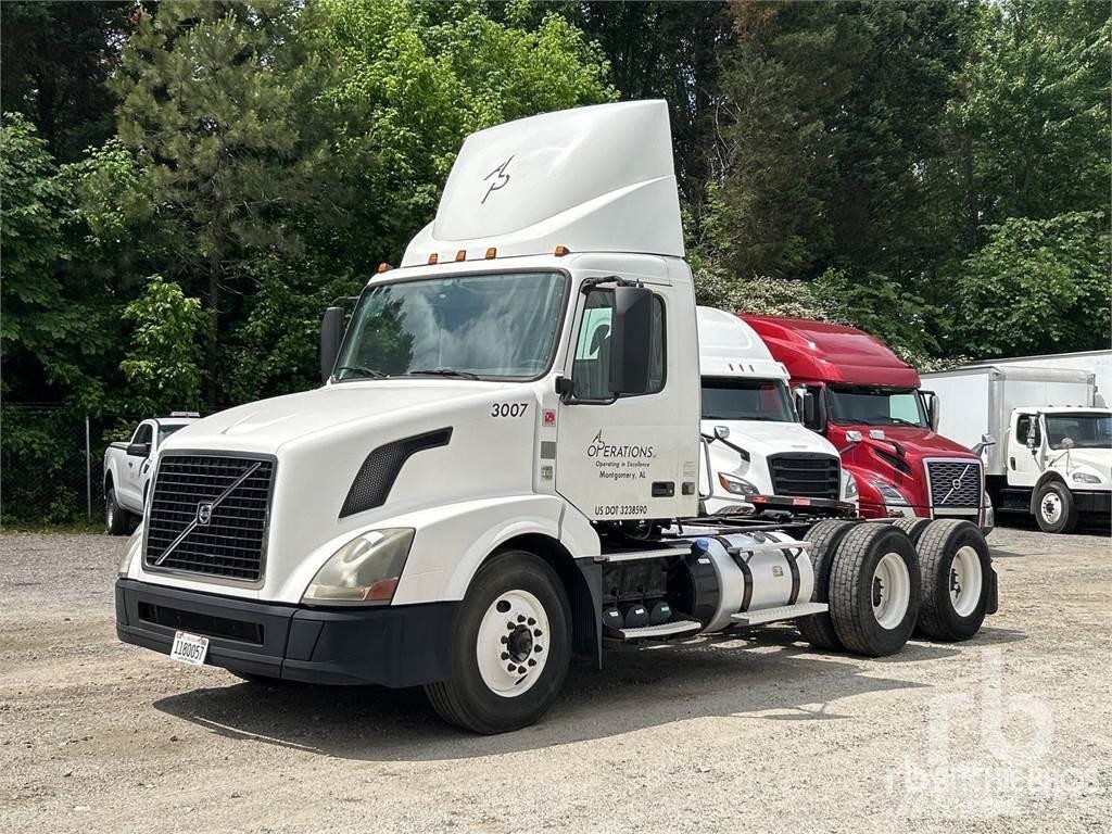 Volvo VNL300 트랙터 유닛