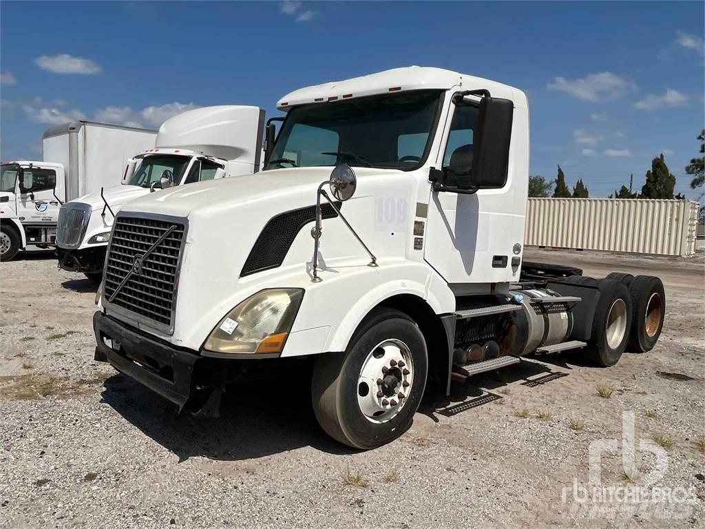 Volvo VNL300 트랙터 유닛