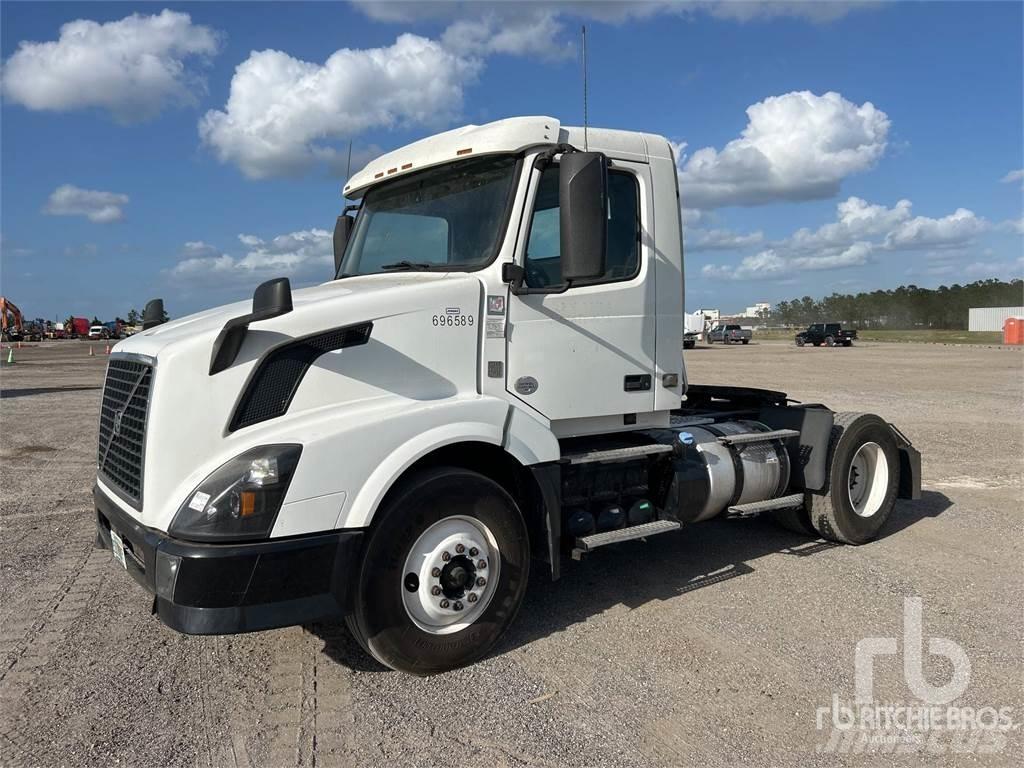 Volvo VNL300 트랙터 유닛