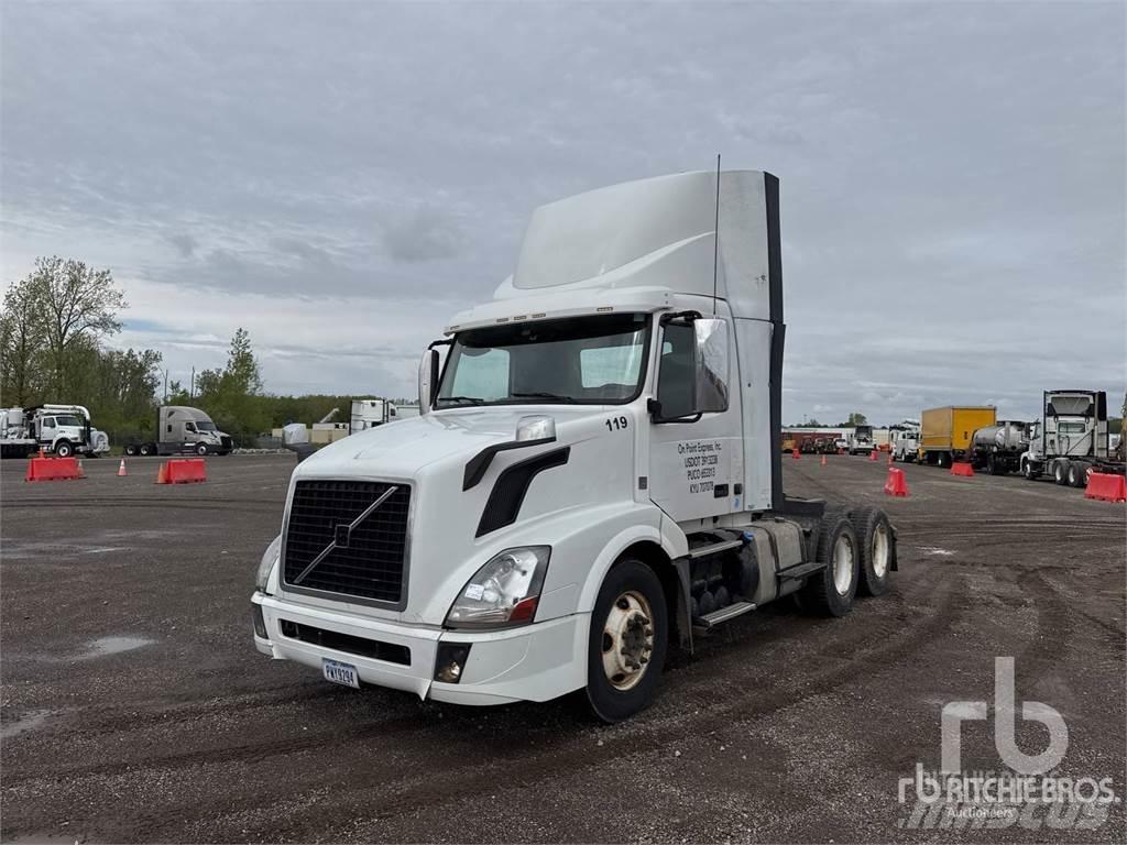Volvo VNL300 트랙터 유닛