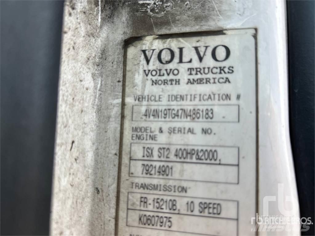 Volvo VNL42T 트랙터 유닛