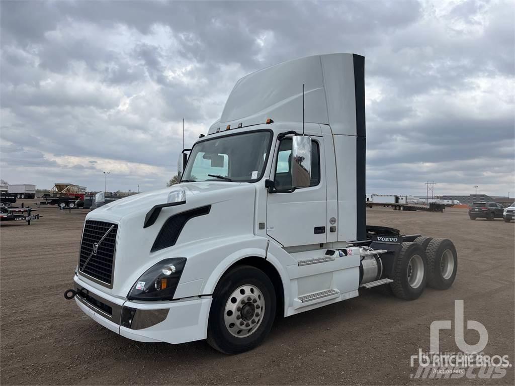 Volvo VNL64 트랙터 유닛