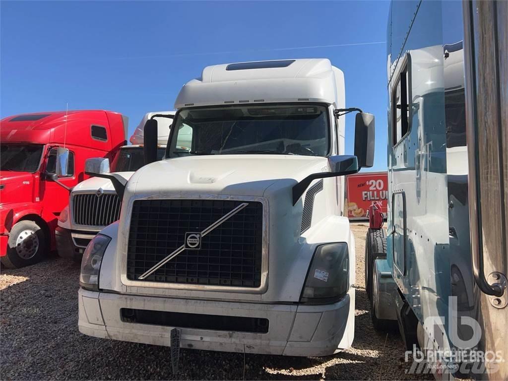 Volvo VNL670 트랙터 유닛