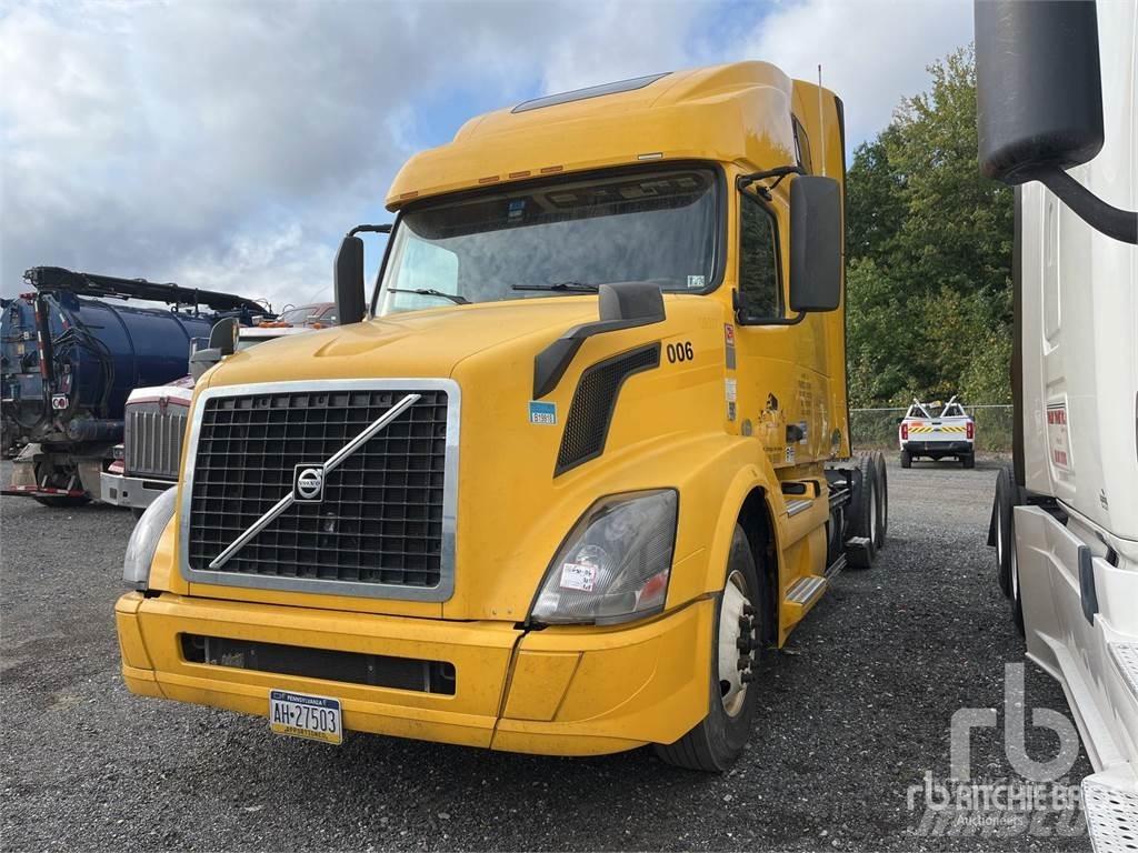 Volvo VNL670 트랙터 유닛