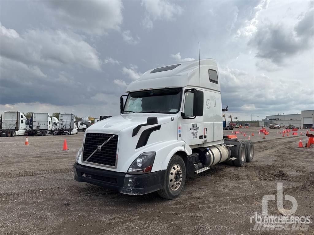 Volvo VNL670 트랙터 유닛