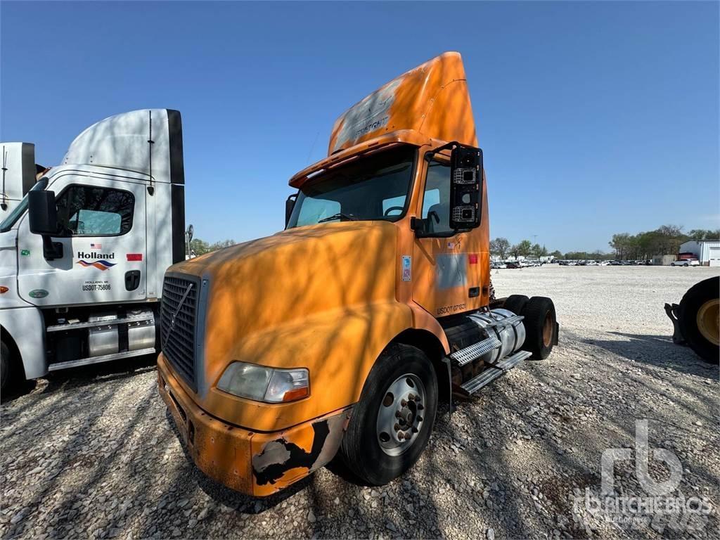 Volvo VNM 트랙터 유닛