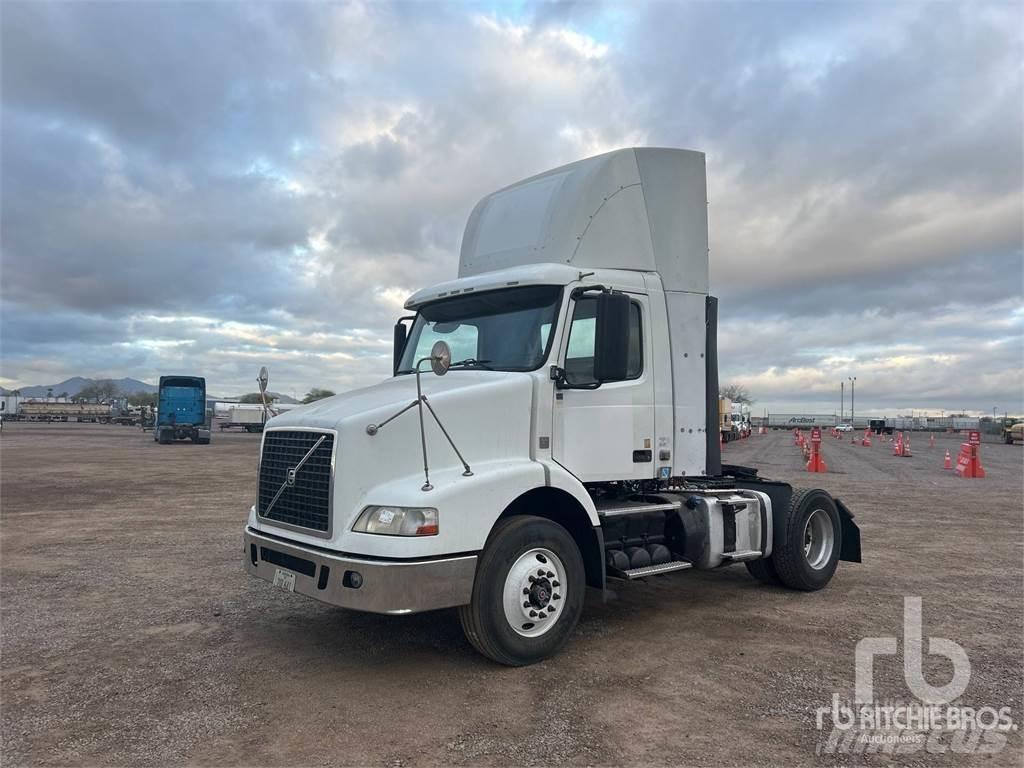 Volvo VNM 트랙터 유닛
