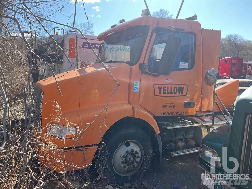 Volvo VNM 트랙터 유닛