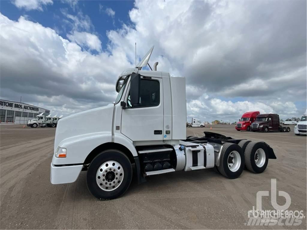 Volvo VNM200 트랙터 유닛