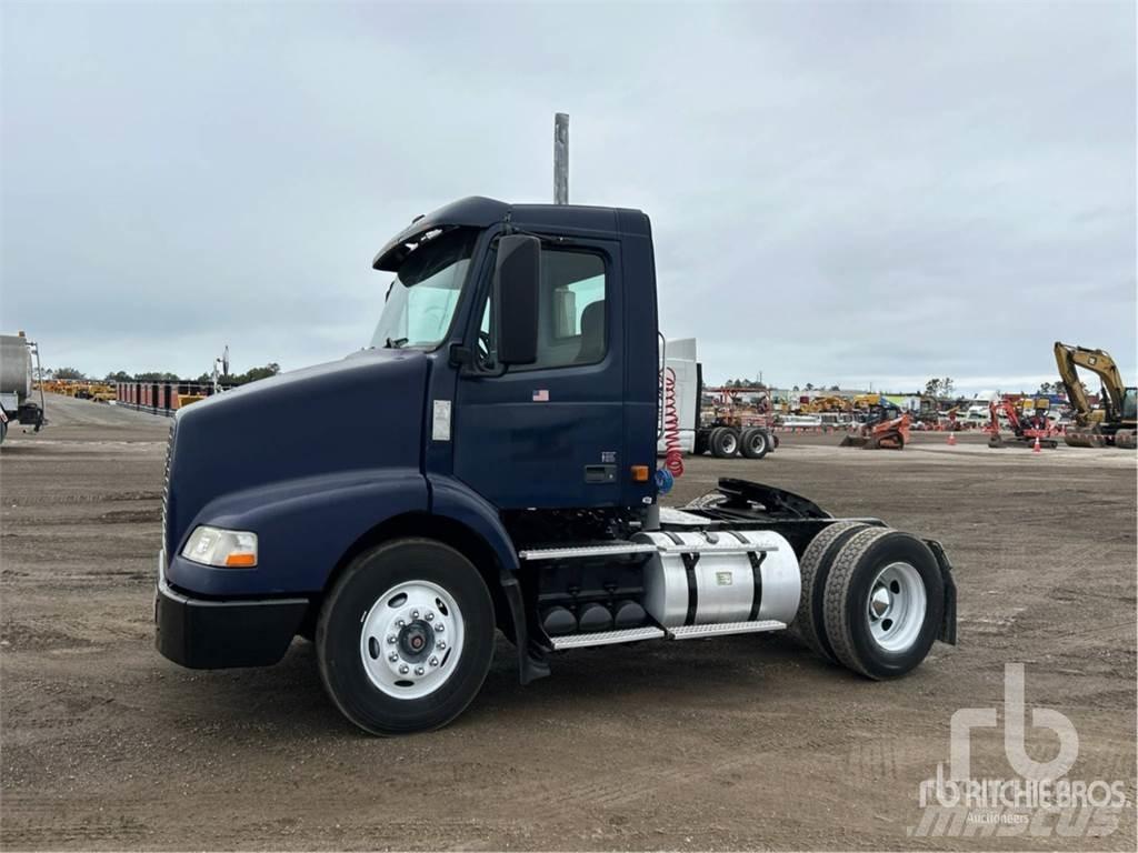 Volvo VNM200 트랙터 유닛