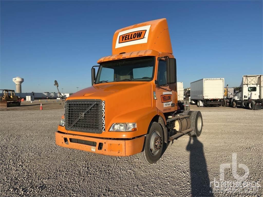 Volvo VNM200 트랙터 유닛