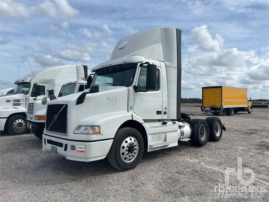 Volvo VNM200 트랙터 유닛
