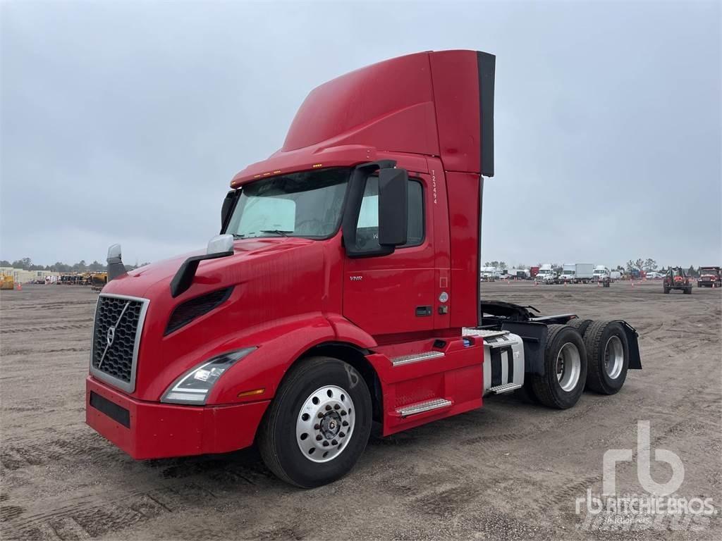 Volvo VNR300 트랙터 유닛