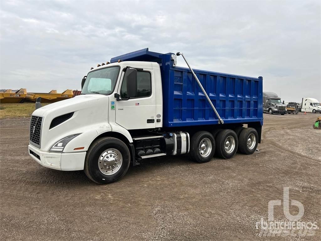 Volvo VNR300 덤프 트럭