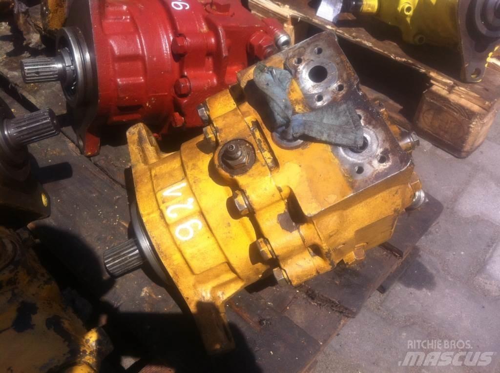 Komatsu E215... 엔진