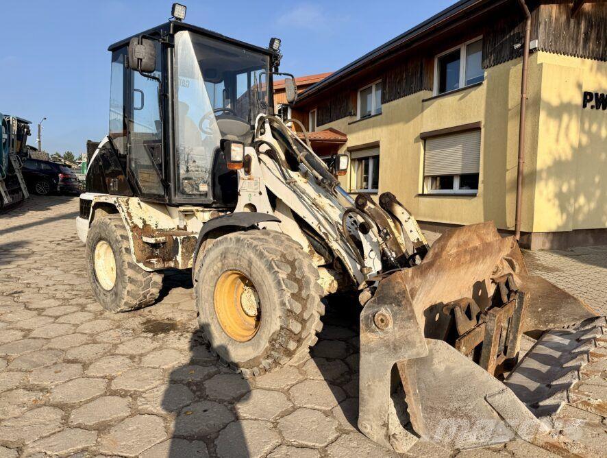 CAT 906  휠로우더