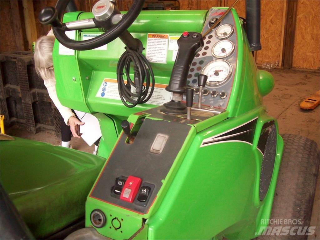 Avant M528  휠로우더