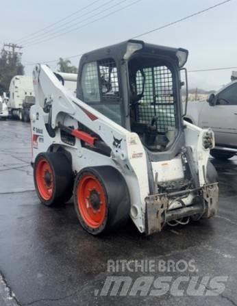 Bobcat S770  스키드로더