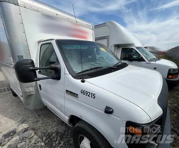 Ford E-350 탑차 트럭