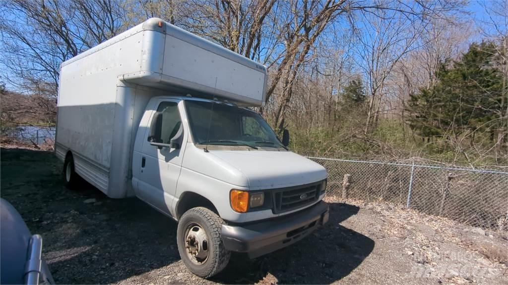 Ford E450 탑차 트럭